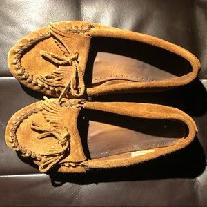 Minnetonka adorable moccasins!